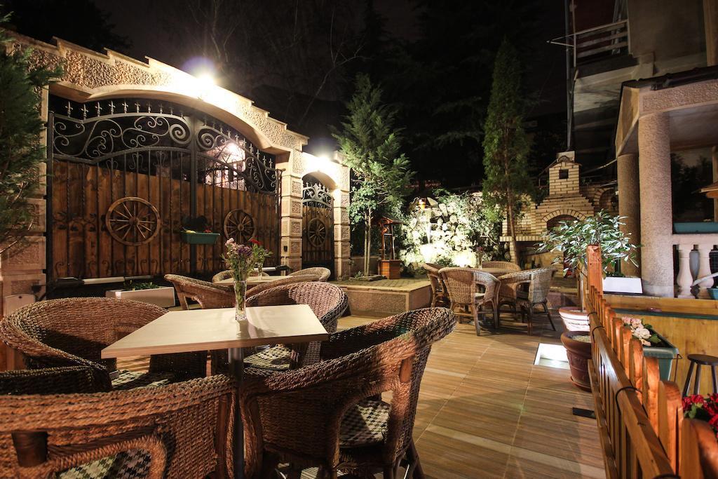 Villa Alexander Skopje Luaran gambar