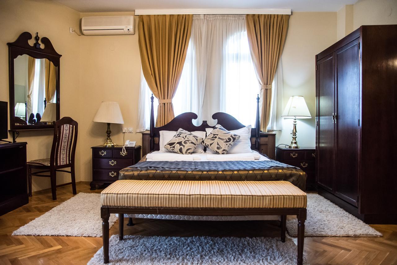 Villa Alexander Skopje Luaran gambar