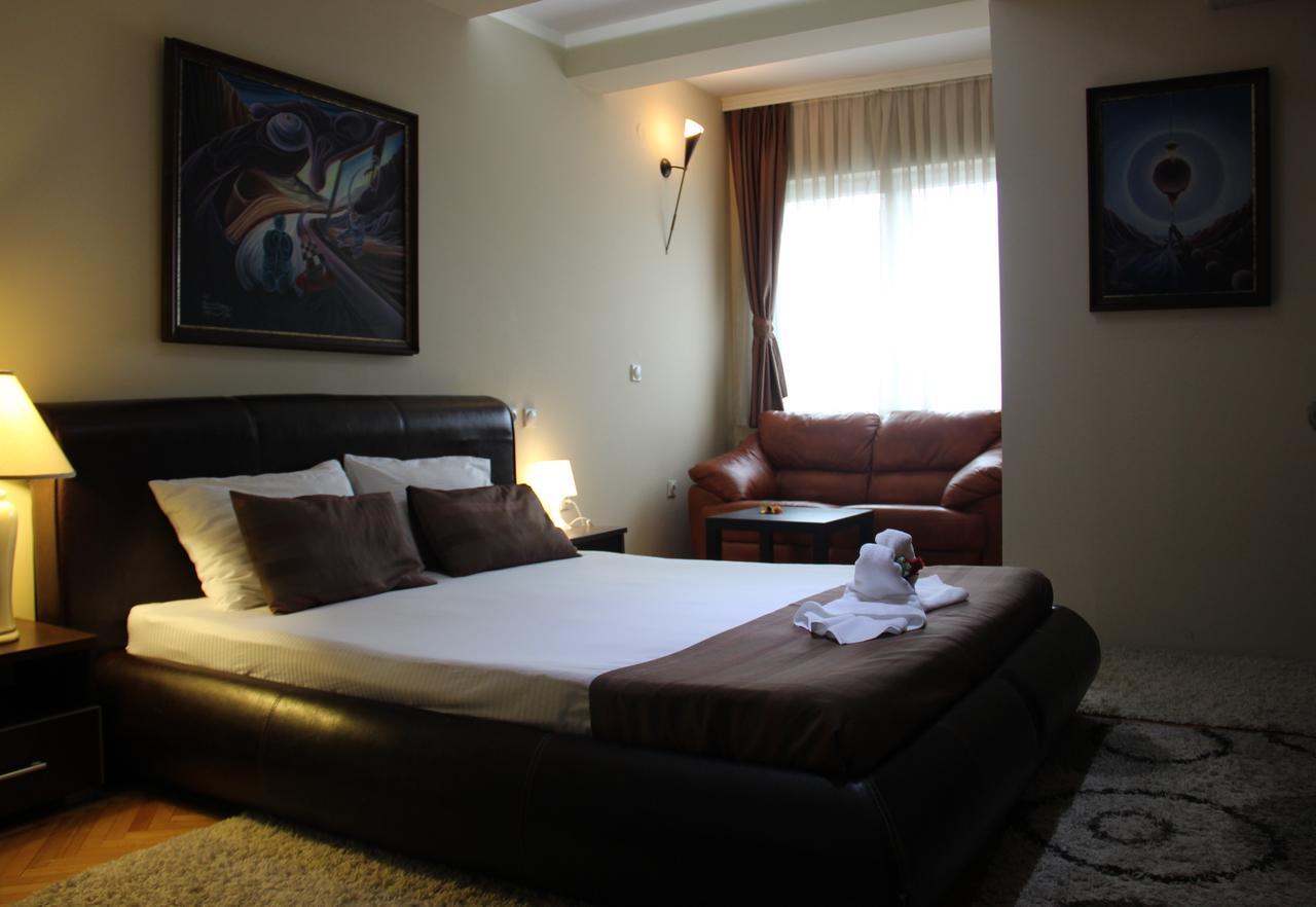 Villa Alexander Skopje Luaran gambar