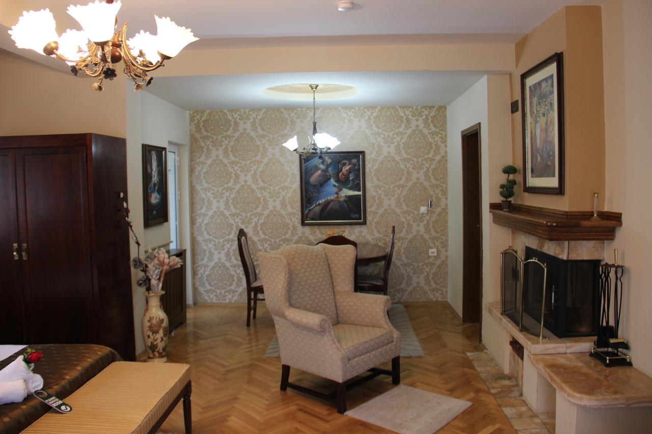 Villa Alexander Skopje Luaran gambar
